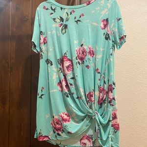 NWOT Twenty Ten Twist Top